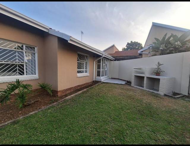 3 BEDROOM SIMPLEX FOR SALE IN WATERKLOOF GLEN